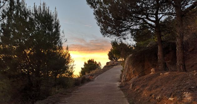 Subida a la ermita de la Virgen de la Estrella, en Ribatajada. Subida a la ermita de la Virgen de la Estrella, en Ribatajada.