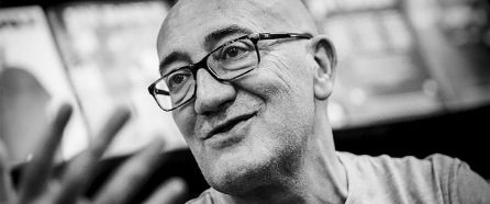Ensayista, novelista, crítico, guionista de historietas y televisión reconocido internacionalmente. Es catedrático de literatura francesa en la Universidad del País Vasco. Premio Nacional de Cómic. Premio Euskadi de Literatura Ensayista, novelista, crítico, guionista de historietas y televisión reconocido internacionalmente. Es catedrático de literatura francesa en la Universidad del País Vasco. Premio Nacional de Cómic. Premio Euskadi de Literatura