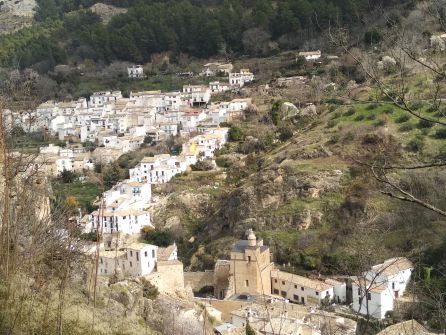 Ruinas de Santa María y casco histórico a vista de pájaro Ruinas de Santa María y casco histórico a vista de pájaro