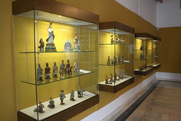 Colección de "Bonecos" en el Museo Etnográfico de Estremoz Colección de "Bonecos" en el Museo Etnográfico de Estremoz