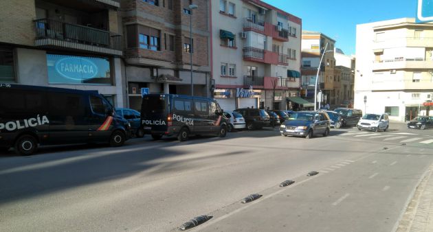 Despliegue policial en la operación antidroga de esta tarde en Úbeda Despliegue policial en la operación antidroga de esta tarde en Úbeda