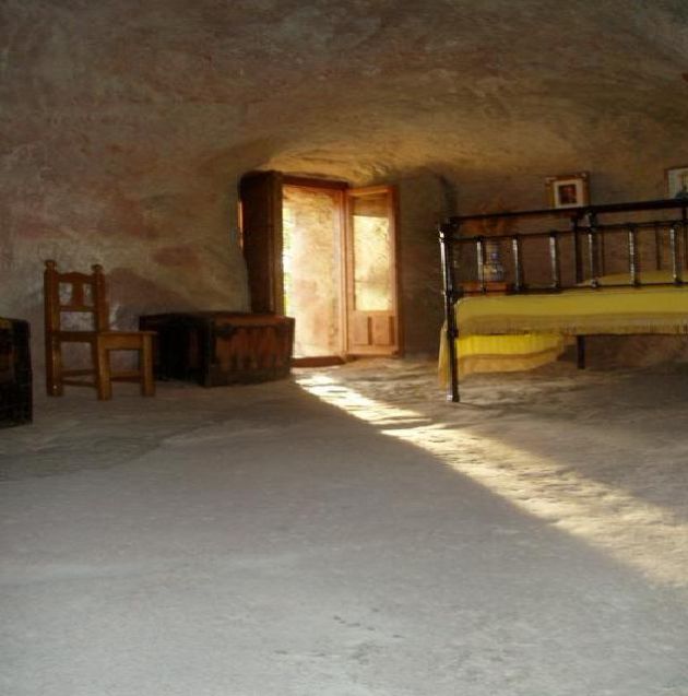 Interior de la Casa de Piedra de Alcolea. Interior de la Casa de Piedra de Alcolea.