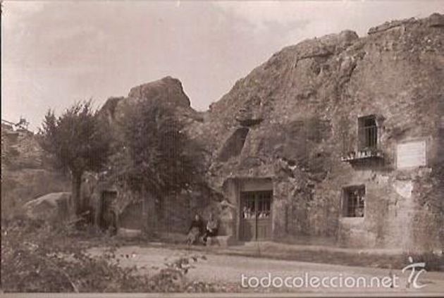 101 Cosas que hacer en Guadalajara: Conocer la singular Casa de Piedra y degustar unos torreznos en Alcolea del Pinar: Conocer la singular Casa de Piedra y degustar unos sabrosos torreznos en Alcolea del Pinar 101 Cosas que hacer en Guadalajara: Conocer la singular Casa de Piedra y degustar unos torreznos en Alcolea del Pinar: Conocer la singular Casa de Piedra y degustar unos sabrosos torreznos en Alcolea del Pinar