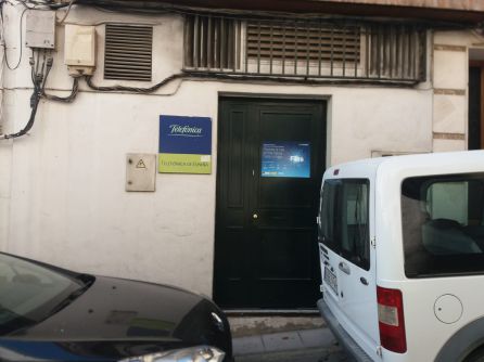 Instralaciones de la centralita de la empresa Telefónica en la calle Colón de Jodar Instralaciones de la centralita de la empresa Telefónica en la calle Colón de Jodar