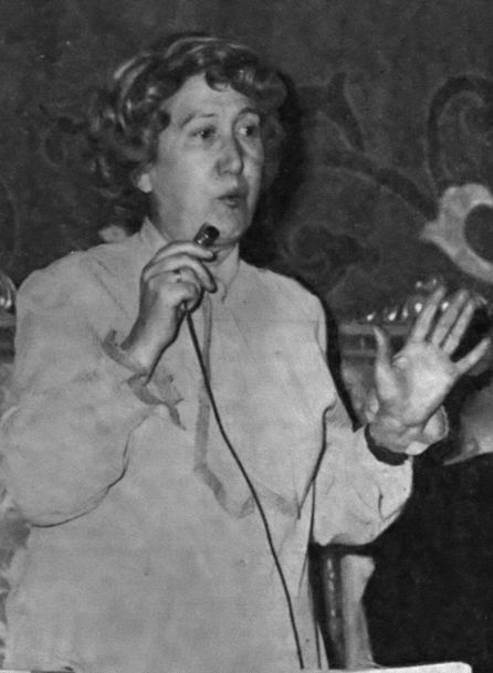 Versos con faldas: la tertulia que feminizó la cultura del Madrid de los cincuenta Versos con faldas: la tertulia que feminizó la cultura del Madrid de los cincuenta