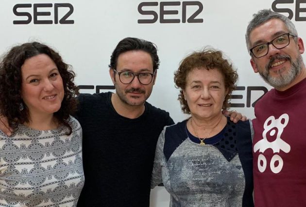 Carlos Santos y Beatriz Carvajal visitaron el programa Hoy por hoy, horas antes del estreno de 'Volvió una noche', en el Teatro Romea de Murcia Carlos Santos y Beatriz Carvajal visitaron el programa Hoy por hoy, horas antes del estreno de 'Volvió una noche', en el Teatro Romea de Murcia