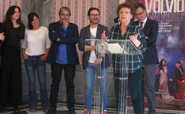 La actriz Beatriz Carvajal, en primer plano, durante la presentación a la prensa de 'Volvió una noche' La actriz Beatriz Carvajal, en primer plano, durante la presentación a la prensa de 'Volvió una noche'