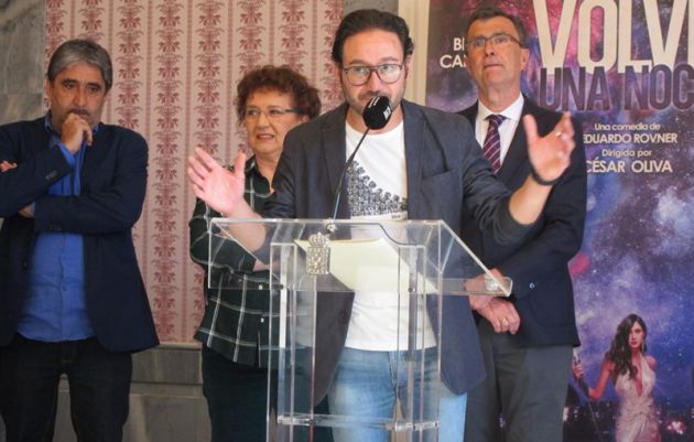 Carlos Santos se muestra encantado de volver a su tierra y poder estrenar en las tablas del Teatro Romea, 'Volvió una noche' Carlos Santos se muestra encantado de volver a su tierra y poder estrenar en las tablas del Teatro Romea, 'Volvió una noche'