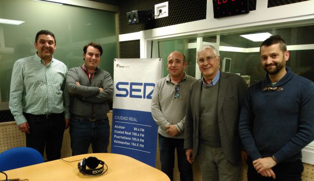 Jose María Barreda, con nuestros colaboradores de SER Cofrade en los estudios de SER Ciudad Real Jose María Barreda, con nuestros colaboradores de SER Cofrade en los estudios de SER Ciudad Real