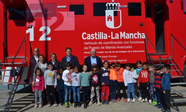 Los alumnos del colegio de Yunquera de Henares conocen detalles del funcionamiento del Servicio de Emergencias 112: El 1-1-2 explica su funcionamiento a los alumnos del colegio de Yunquera de Henares Los alumnos del colegio de Yunquera de Henares conocen detalles del funcionamiento del Servicio de Emergencias 112: El 1-1-2 explica su funcionamiento a los alumnos del colegio de Yunquera de Henares