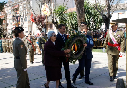 Homenaje a los caídos Homenaje a los caídos