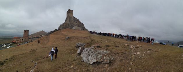 8.000 personas han desbordado Atienza (Guadalajara) este fin de semana al reclamo de Juego de Tronos: 8.000 personas han desbordado Atienza este fin de semana al reclamo de Juego de Tronos 8.000 personas han desbordado Atienza (Guadalajara) este fin de semana al reclamo de Juego de Tronos: 8.000 personas han desbordado Atienza este fin de semana al reclamo de Juego de Tronos