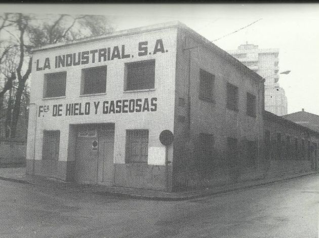 Historietas de Guadalajara: La Industrial, una popular fábrica de hielos y sifones: La Industrial, una popular fábrica de hielos y sifones Historietas de Guadalajara: La Industrial, una popular fábrica de hielos y sifones: La Industrial, una popular fábrica de hielos y sifones