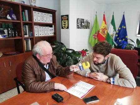Momento en el que conversábamos con el alcalde de Bedmar, Juan Francisco Serrano Momento en el que conversábamos con el alcalde de Bedmar, Juan Francisco Serrano