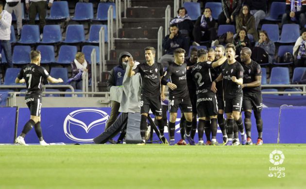 El Sporting saca petróleo de la isla El Sporting saca petróleo de la isla