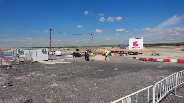 La parcela en proceso de urbanización La parcela en proceso de urbanización
