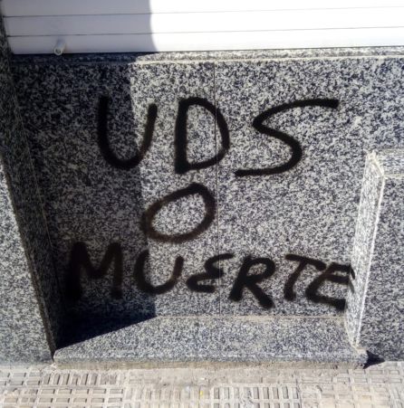 Unionistas de Salamanca denunciará las pintadas aparecidas en su sede antes del derbi: Unionistas de Salamanca denunciará las pintadas aparecidas en su sede antes del derbi Unionistas de Salamanca denunciará las pintadas aparecidas en su sede antes del derbi: Unionistas de Salamanca denunciará las pintadas aparecidas en su sede antes del derbi