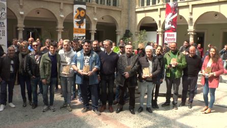 El alcalde de Cazorla entrega los I premios que reconocen locales de la Provincia por su labor en la promoción musical El alcalde de Cazorla entrega los I premios que reconocen locales de la Provincia por su labor en la promoción musical