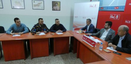 Reunión en la sede del PSOE con los trabajadores de las empresas auxiliares Reunión en la sede del PSOE con los trabajadores de las empresas auxiliares