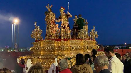 El imponente misterio de la Sentencia, a su llegada a la Puerta del Puente El imponente misterio de la Sentencia, a su llegada a la Puerta del Puente