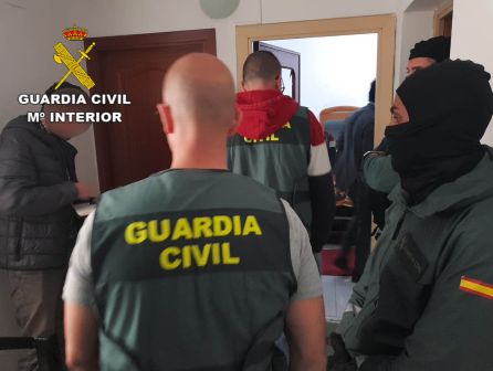Atracos: Desarticulada una banda que robaba en en el interior de viviendas en Ibiza Atracos: Desarticulada una banda que robaba en en el interior de viviendas en Ibiza