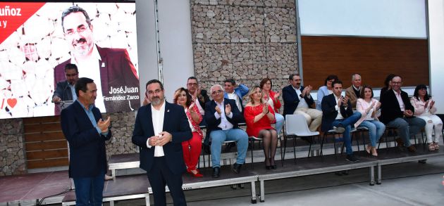 José Bono: "Deseo que gane el PSOE para que la solidaridad no se divida por regiones" José Bono: "Deseo que gane el PSOE para que la solidaridad no se divida por regiones"