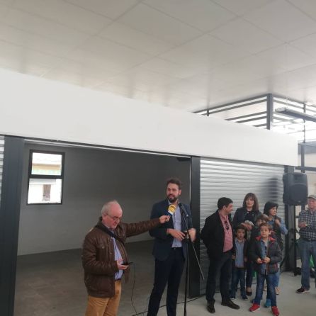 El alcalde, Juan Francisco Serrano, se dirige al público asistente, en presencia del presidente de la Diputación, Francisco Reyes El alcalde, Juan Francisco Serrano, se dirige al público asistente, en presencia del presidente de la Diputación, Francisco Reyes