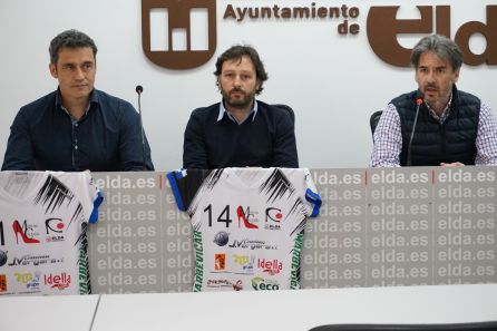 Los dos entrenadores con el presidente Los dos entrenadores con el presidente