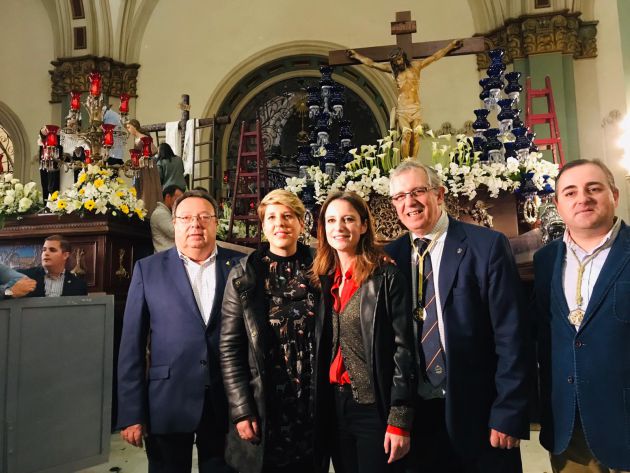 Jueves santo, mal tiempo, y siguen de campaña Jueves santo, mal tiempo, y siguen de campaña
