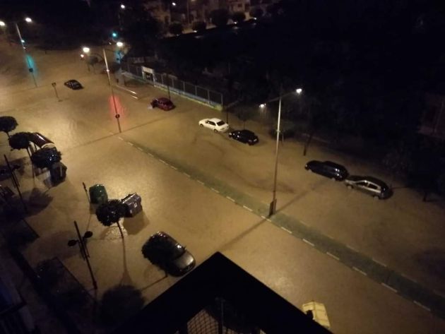 El temporal se siente en la costa, afectando especialmente a La Manga El temporal se siente en la costa, afectando especialmente a La Manga