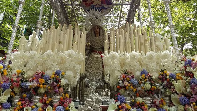 La Virgen del Triunfo de la hermandad de Resurrección La Virgen del Triunfo de la hermandad de Resurrección