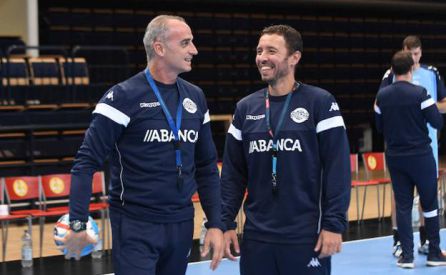 Dorado, a la derecha, tomará el relevo de Rafa Guijosa hasta el final de temporada Dorado, a la derecha, tomará el relevo de Rafa Guijosa hasta el final de temporada