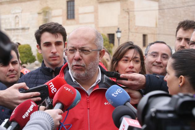 Francisco Igea ante los medios de comunicación Francisco Igea ante los medios de comunicación