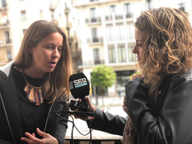 Maria Roig de l'escola de lletres amb Eva Hidalgo Maria Roig de l'escola de lletres amb Eva Hidalgo