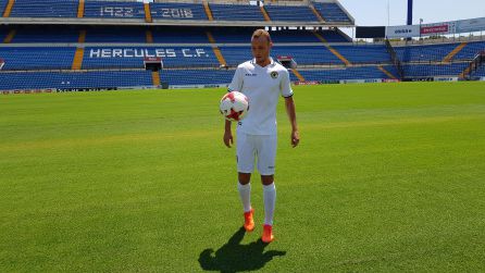 Programa de deportes de Alicante: Montes: "Si pudiera quitar a un jugador del Hércules... quitaba a Benja" Programa de deportes de Alicante: Montes: "Si pudiera quitar a un jugador del Hércules... quitaba a Benja"