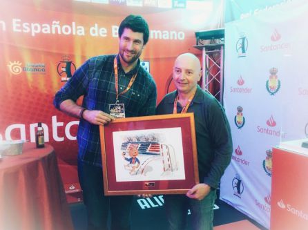 Programa de deportes de Alicante: Montes: "Si pudiera quitar a un jugador del Hércules... quitaba a Benja" Programa de deportes de Alicante: Montes: "Si pudiera quitar a un jugador del Hércules... quitaba a Benja"