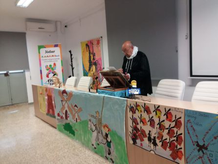Antonio Miralles, del Club de Lectura de Jódar, en la presentación Antonio Miralles, del Club de Lectura de Jódar, en la presentación