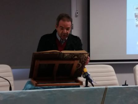 El poeta Manbuel Ruiz Amezcua fue el encargado de cerrar la lectura de El Quijote El poeta Manbuel Ruiz Amezcua fue el encargado de cerrar la lectura de El Quijote