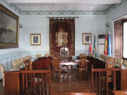 La corporación castreña está compuesta por 21 concejales. La corporación castreña está compuesta por 21 concejales.