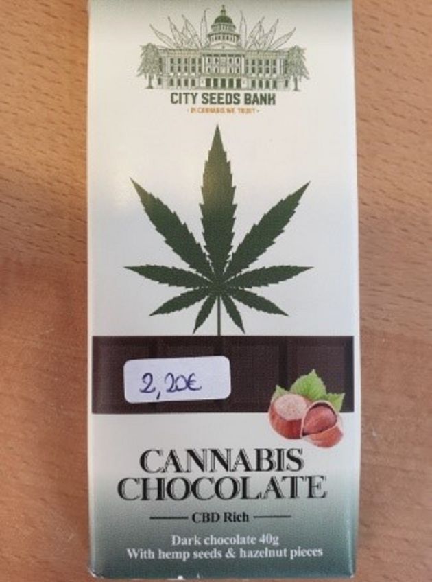 Chocolate con cannabis incautado. Chocolate con cannabis incautado.
