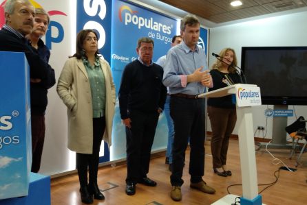 Los miembros de la candidatura del PP en Burgos, en su comparecencia en la noche electoral Los miembros de la candidatura del PP en Burgos, en su comparecencia en la noche electoral