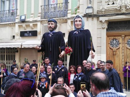 El alcalde de Alicante, Luis Barcala, acompañado de miembros del PP El alcalde de Alicante, Luis Barcala, acompañado de miembros del PP