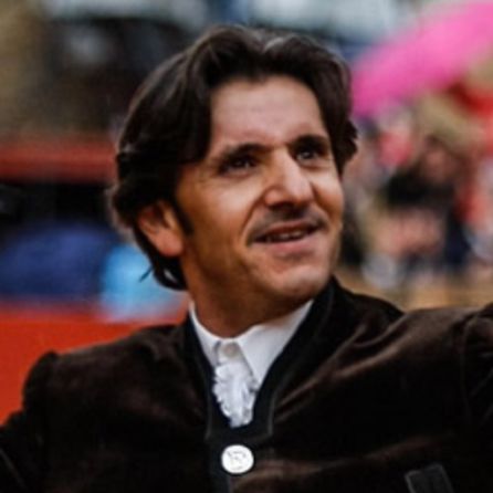 Feria de Sevilla | Toros de Los Espartales y Domingo Hernández para Diego Ventura, El Juli y Cayetano: Festejo mixto con el rejoneador Diego Ventura y los diestros El Juli y Cayetano Feria de Sevilla | Toros de Los Espartales y Domingo Hernández para Diego Ventura, El Juli y Cayetano: Festejo mixto con el rejoneador Diego Ventura y los diestros El Juli y Cayetano