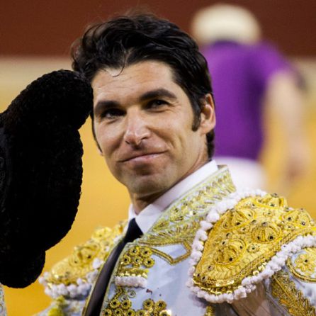Feria de Sevilla | Toros de Los Espartales y Domingo Hernández para Diego Ventura, El Juli y Cayetano: Festejo mixto con el rejoneador Diego Ventura y los diestros El Juli y Cayetano Feria de Sevilla | Toros de Los Espartales y Domingo Hernández para Diego Ventura, El Juli y Cayetano: Festejo mixto con el rejoneador Diego Ventura y los diestros El Juli y Cayetano