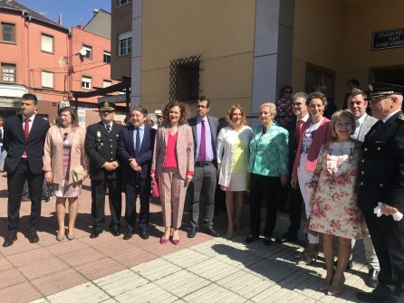 Las autoridades antes de iniciarse los actos religiosos Las autoridades antes de iniciarse los actos religiosos