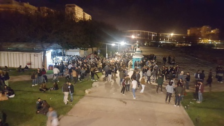 Los vecinos rechazan el uso ilegal de la Alameda como aparcamiento para motos de alquiler Los vecinos rechazan el uso ilegal de la Alameda como aparcamiento para motos de alquiler