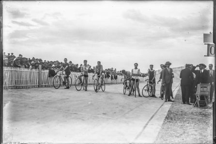 Los siete ciclistas vitorianos Los siete ciclistas vitorianos