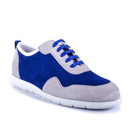 "Ortiz and Reed" lanza su línea de zapatillas dedicadas al Linares "Ortiz and Reed" lanza su línea de zapatillas dedicadas al Linares