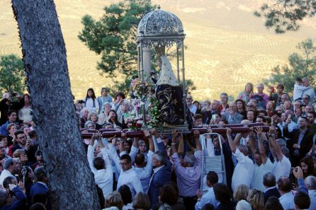 Llegada a la Cruz del Humilladero Llegada a la Cruz del Humilladero