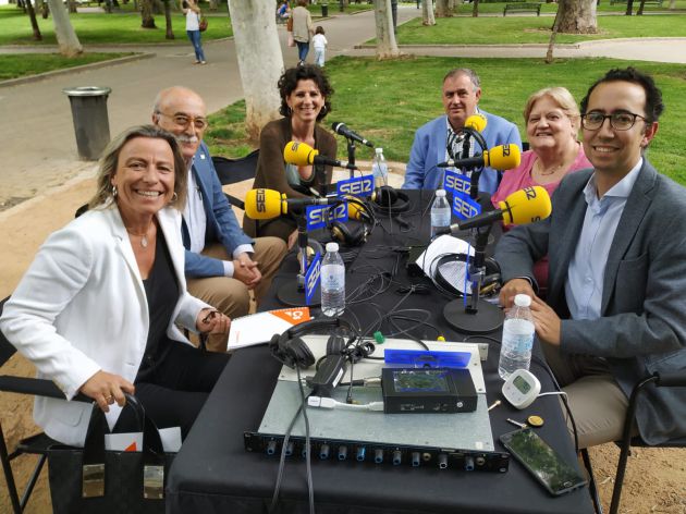 Hoy por Hoy Córdoba entrevista a la candidata a la alcaldía de Cs Córdoba desde los jardínes de Colón. Hoy por Hoy Córdoba entrevista a la candidata a la alcaldía de Cs Córdoba desde los jardínes de Colón.